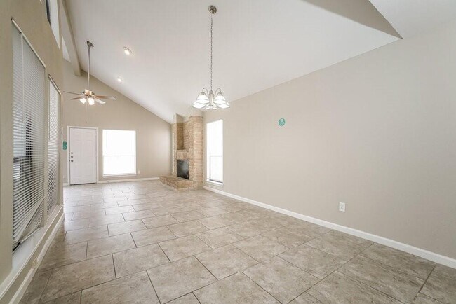 Foto del edificio - 7659 Athlone Dr