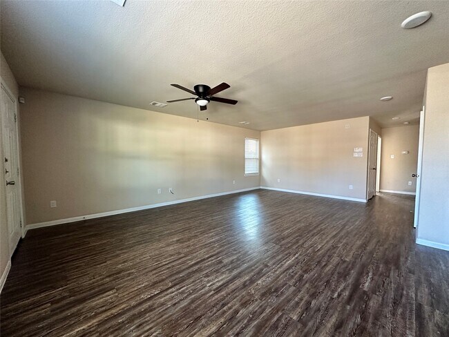 Building Photo - 16697 E Hammon