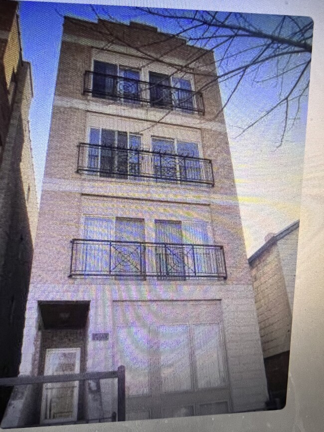Building Photo - 2515 W Harrison St