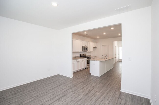 Building Photo - 101 Goshawk St