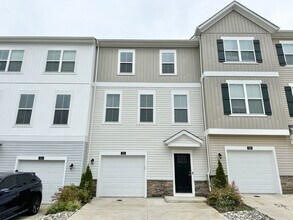 Building Photo - 310 Red Currant Wy