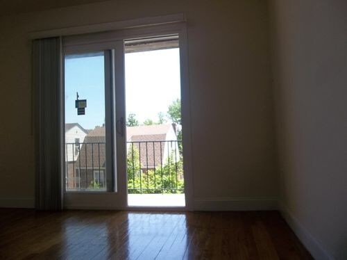 Building Photo - 3900 Greystone Ave