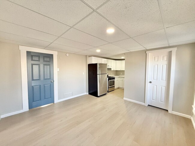 Building Photo - 1041 Lake Ave