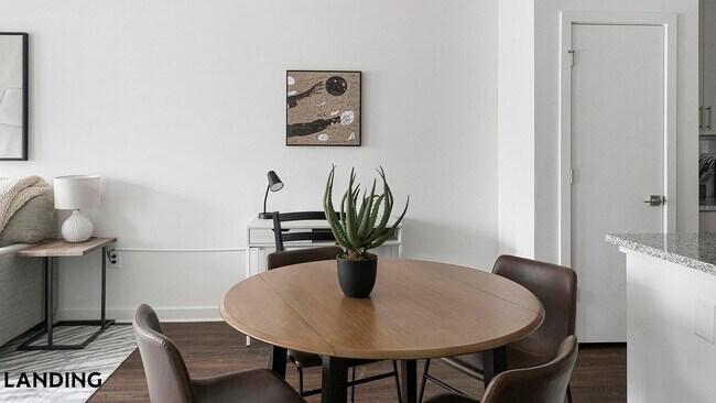 Foto del edificio - 2110 Birkhall St