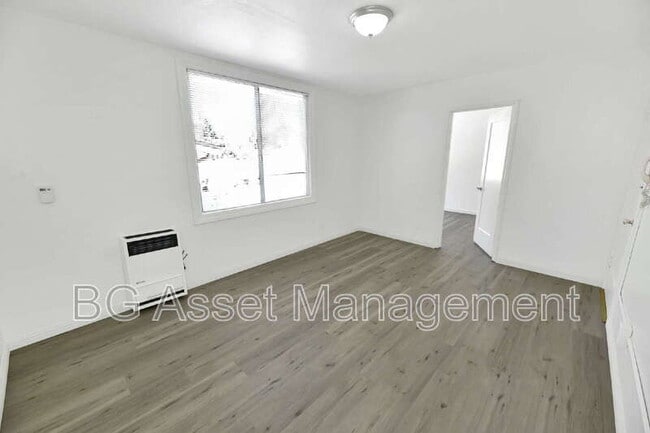 Building Photo - 2039 MacArthur Blvd