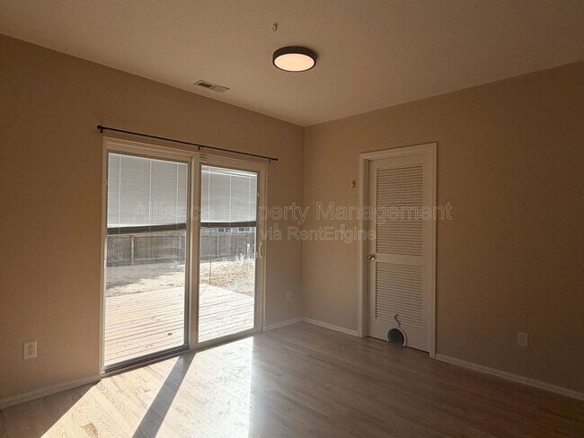 Building Photo - 6243 Riverdale Dr