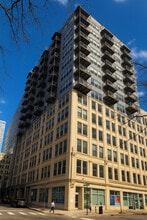 Building Photo - 565 W Quincy St