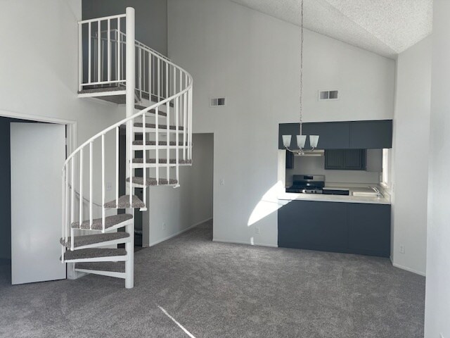 Dinette - 20321 Rue Crevier