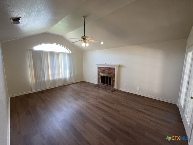 Foto del edificio - 1001 Clairidge Ave