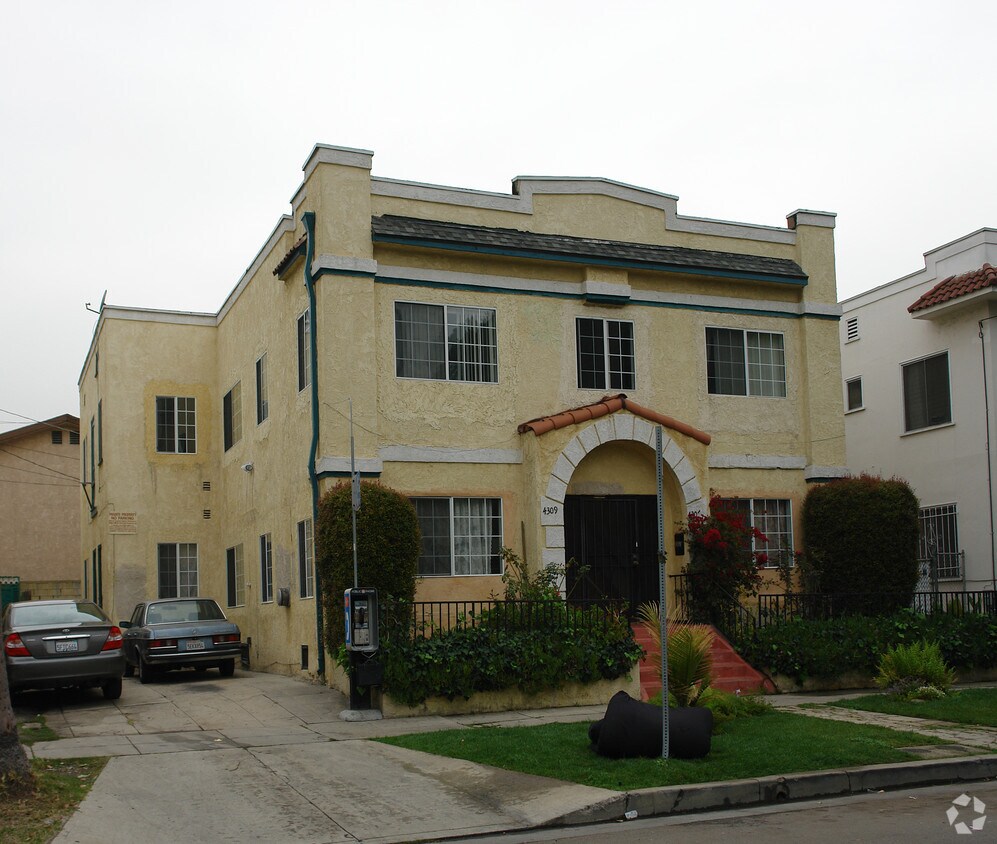 Foto principal - 4307 Clinton St