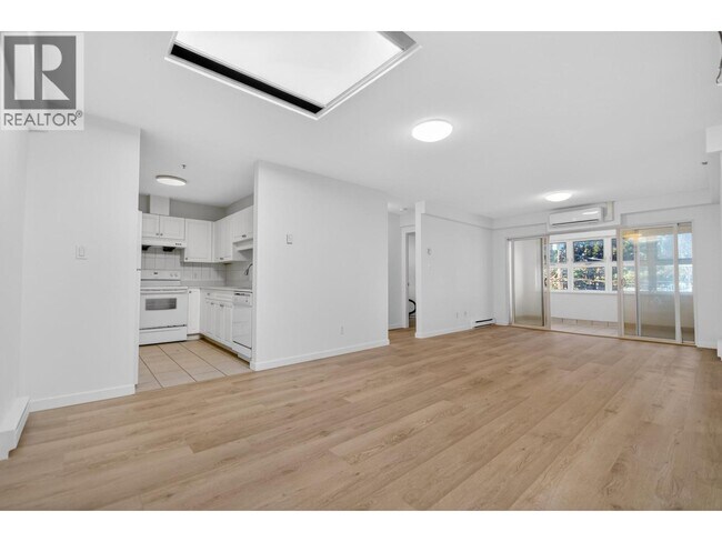 Building Photo - 5123 Joyce St