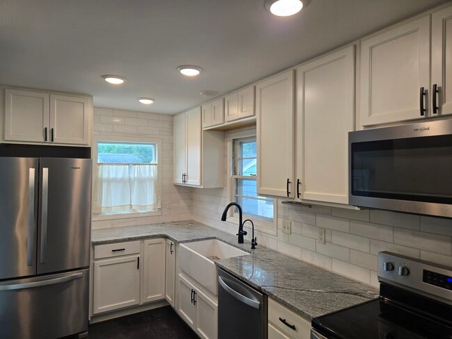 Kitchen - 2606 6th Ave N