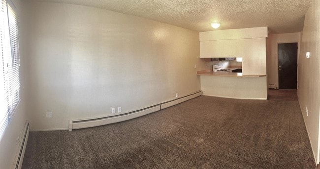 Building Photo - 1509 W 40th Ave