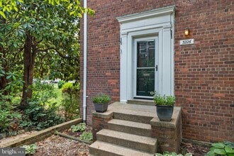 Building Photo - 3226 Gunston Rd