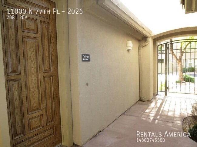 Building Photo - Beautiful Golf Course Condo
