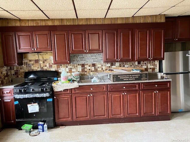 Foto del edificio - 98-42 212th St