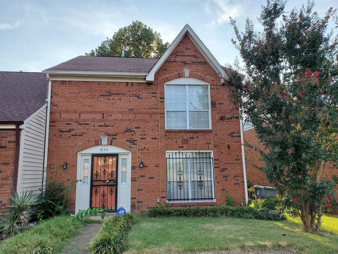 Building Photo - 3755 Fern Ridge Rd