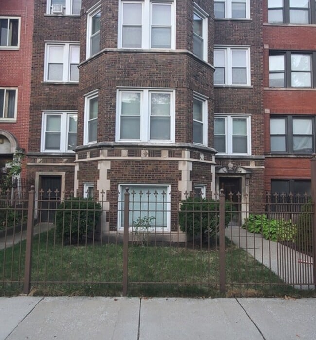 Building Photo - 7306 S Oglesby Ave