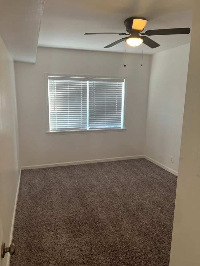 Foto del edificio - 1704 Capitol Ave NE