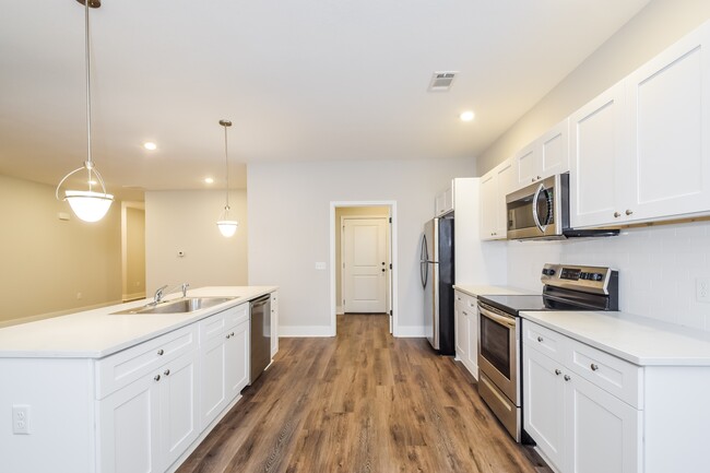 Building Photo - 1053 Autumns Wood Cir E