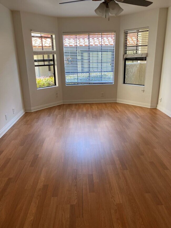 Foto del edificio - 2283 Martinique Ln