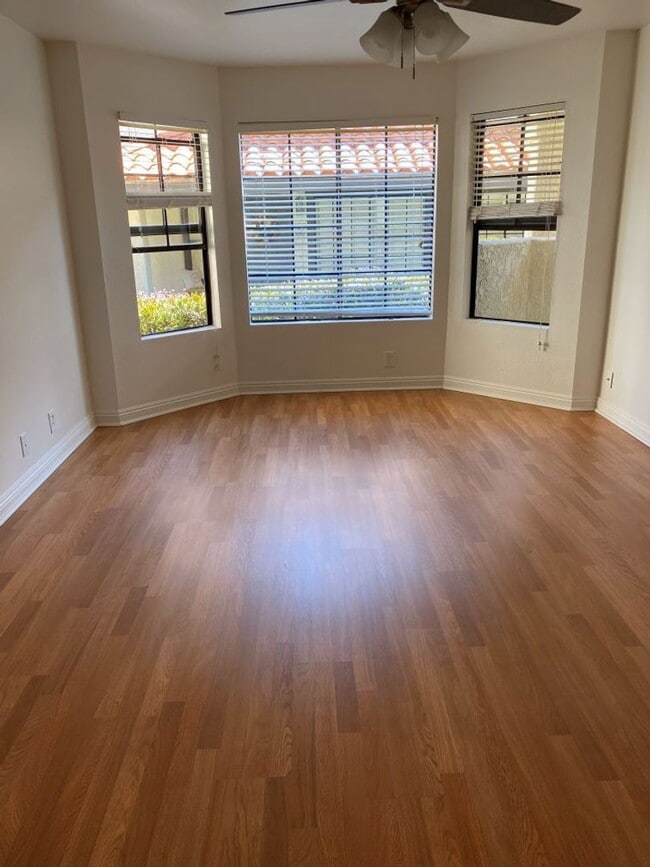 Building Photo - 2283 Martinique Ln