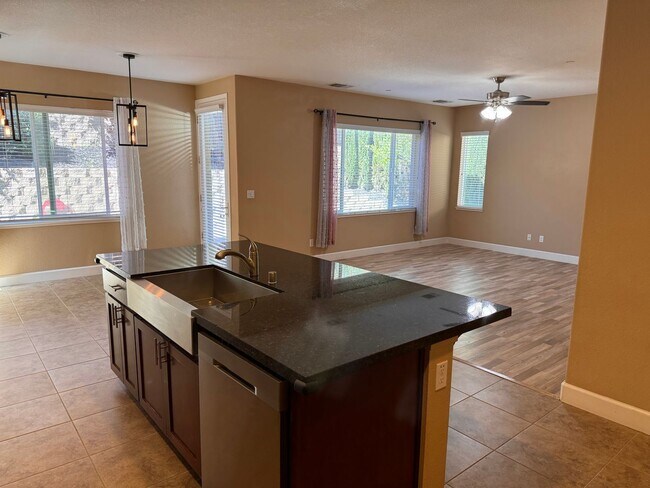 Foto del edificio - Lovely 3/2.5 in perfect location!