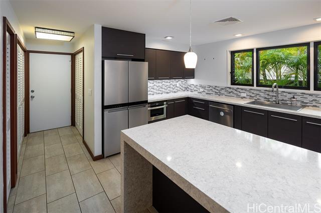 Building Photo - 4103 Kahala Ave