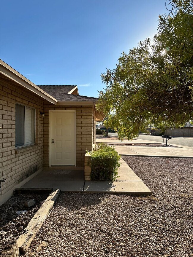Foto del edificio - Newly remodeled Tempe 3 bed / 2 bath home ...