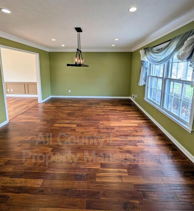 Foto del edificio - 1503 Ridgeland Ct SW