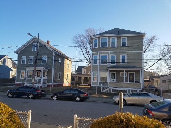 Building Photo - 45 Lupine St