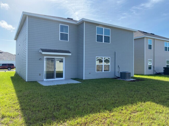 Building Photo - Avalon Woods 4/3/2 ***WON'T LAST***