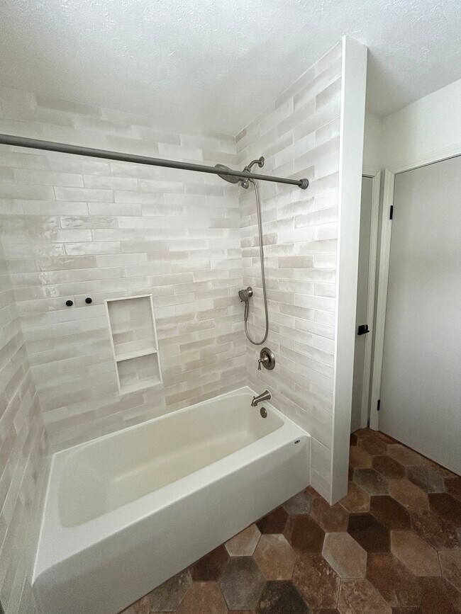 Foto del edificio - 150 Woodland Dr