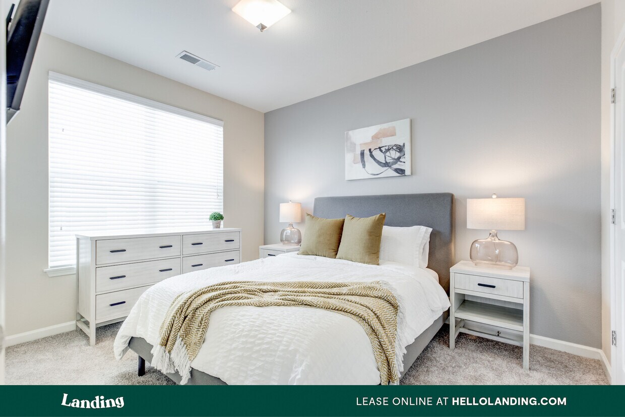 Primary Photo - 24631 E Applewood Dr