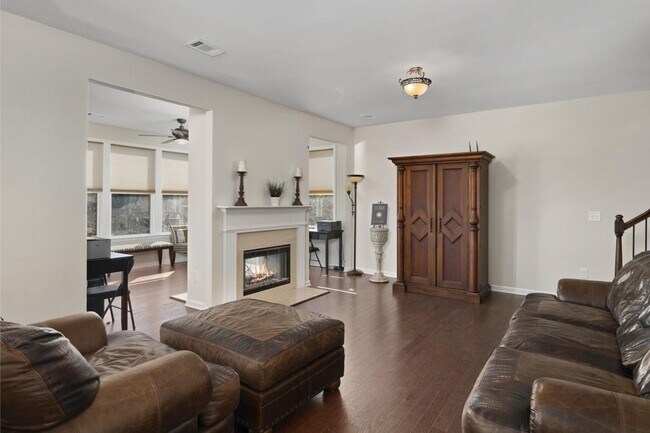 Foto del edificio - 4575 Brumby Ln