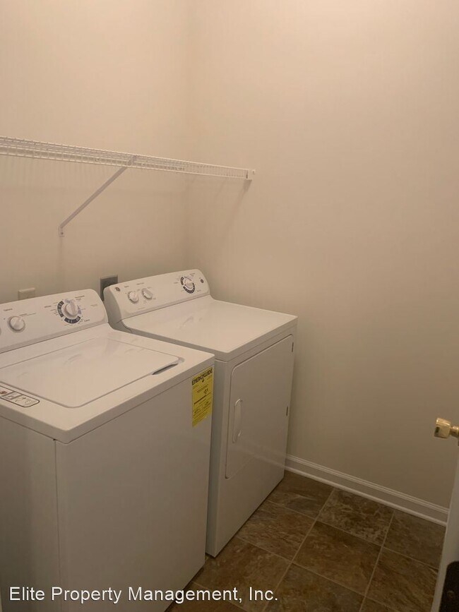 Foto del edificio - 3 br, 2.5 bath House - 545 Marion Rd