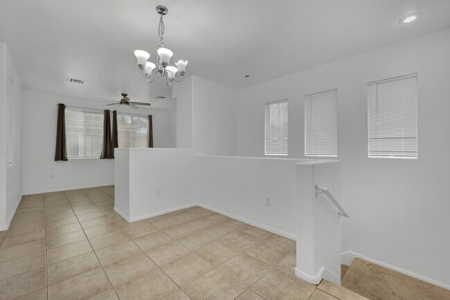 Foto del edificio - Beautiful 3-bedroom, 2-bathroom condo loca...