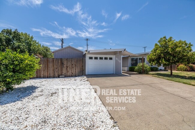 Building Photo - 8968 Talisman Dr