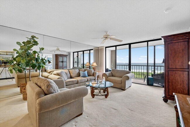 Building Photo - 5055 N Hwy A1A