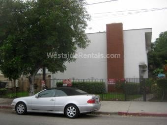 Building Photo - 709 S Primrose Ave