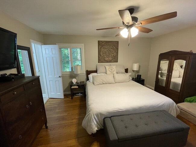 Building Photo - 3111 Prytania Rd