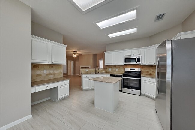 Building Photo - 16830 Needle Ridge Ct