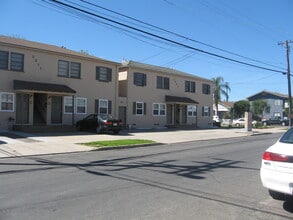 Building Photo - 3211 Madison Ave