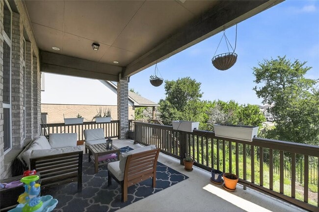 Building Photo - 912 Elenora Dr