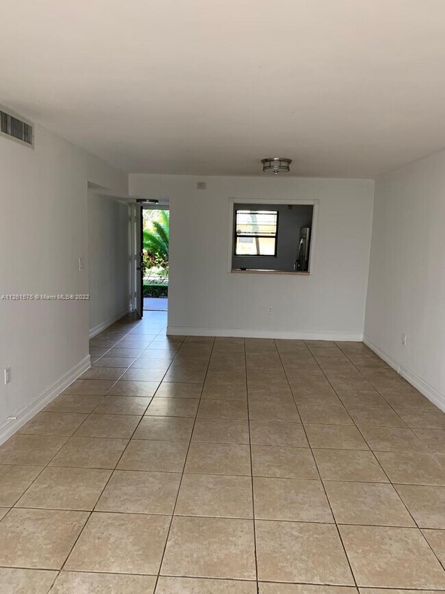 10425 SW 112th Ave Unit 111, Miami, FL 33176 Apartment for Rent in
