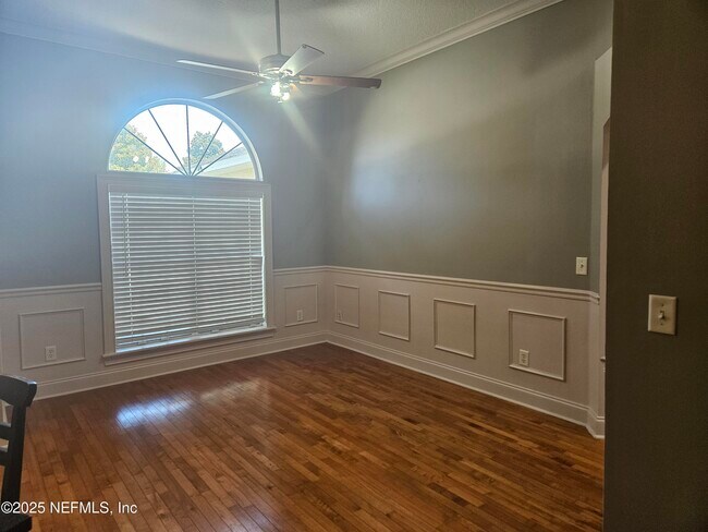 Foto del edificio - 2338 Cool Springs Dr N