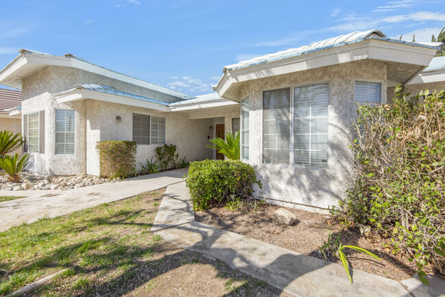 Building Photo - 2503 Brentwood Dr