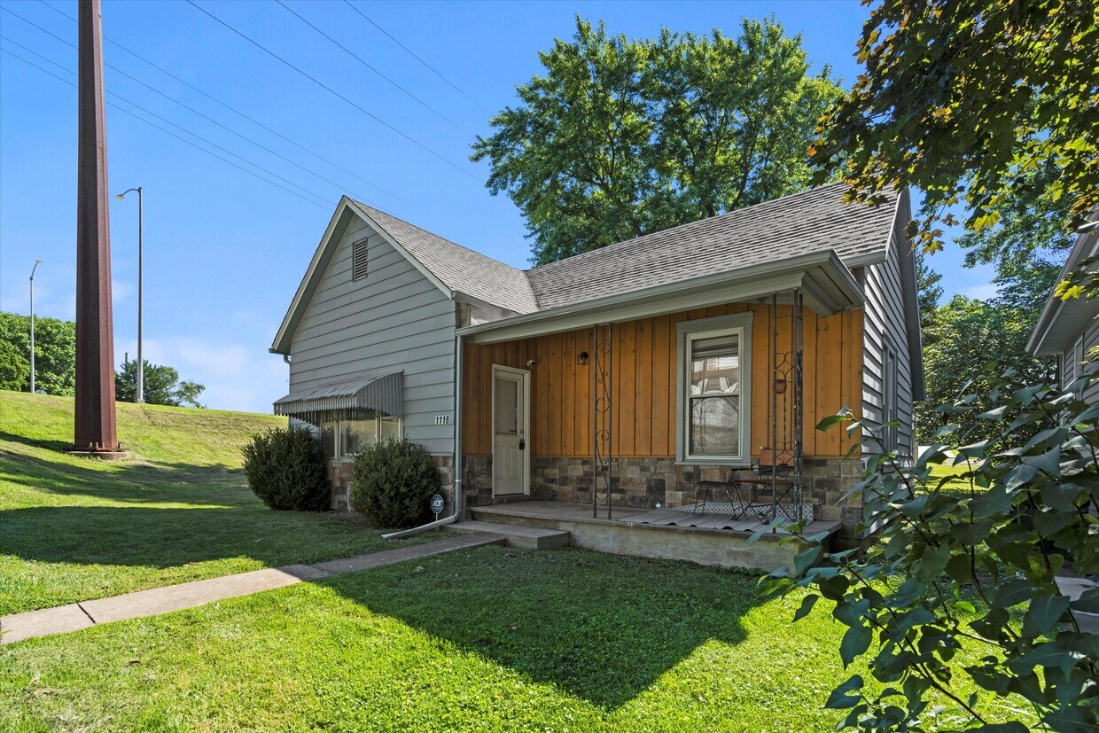 Primary Photo - 1118 N 9th St
