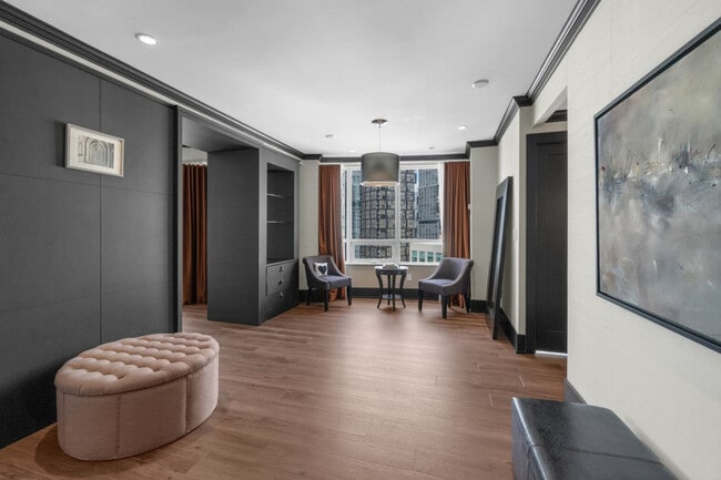 Photo du bâtiment - 20 Blue Jays Way