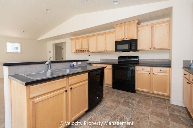 Foto del edificio - Great Home with Fully Fenced Back Yard.